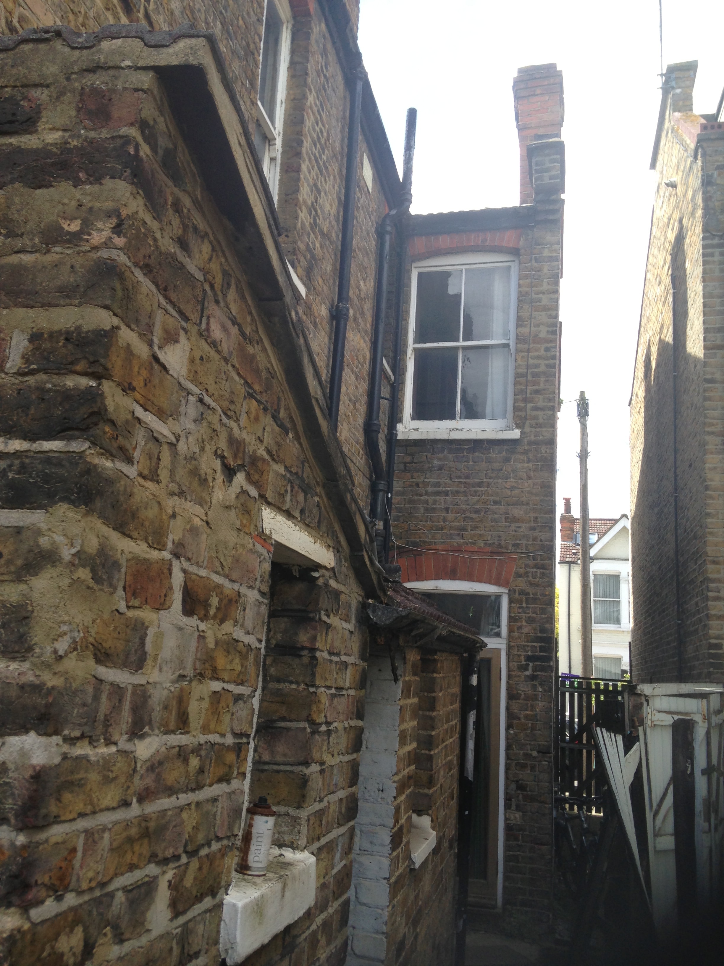 Rear flat roof during construction works